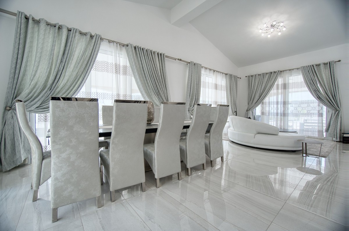 Bungalow For Sale  in  Peyia - Sea Caves