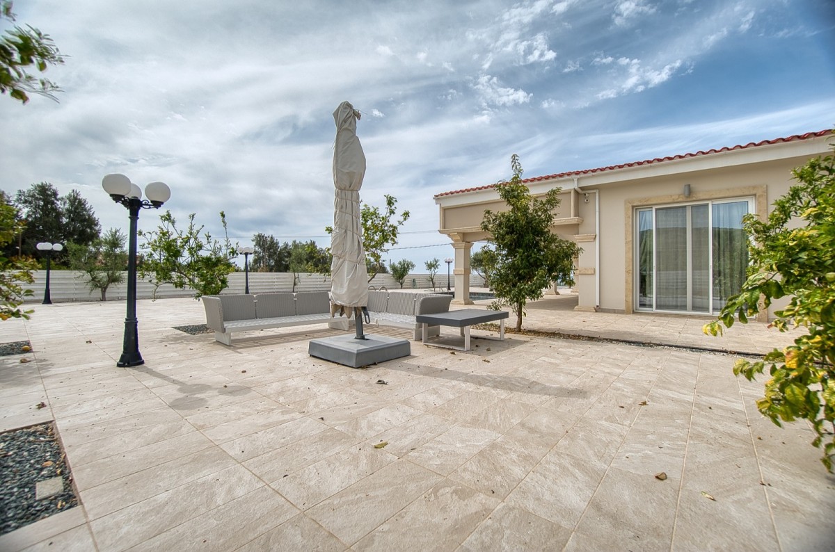 Bungalow For Sale  in  Peyia - Sea Caves