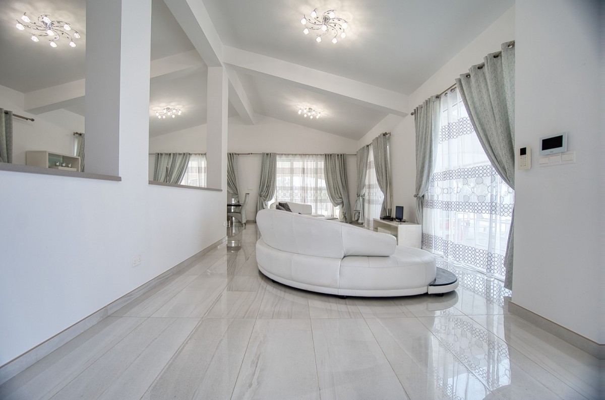 Bungalow For Sale  in  Peyia - Sea Caves