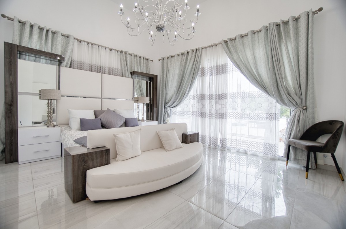 Bungalow For Sale  in  Peyia - Sea Caves