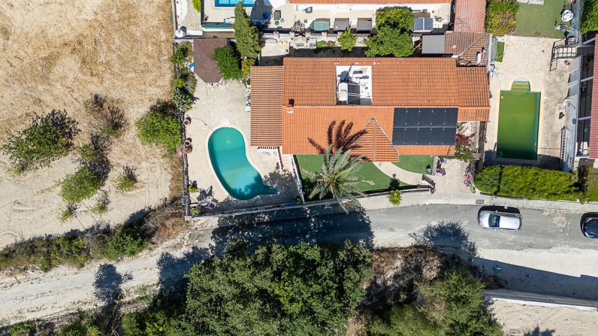 Bungalow For Sale  in  Tsada