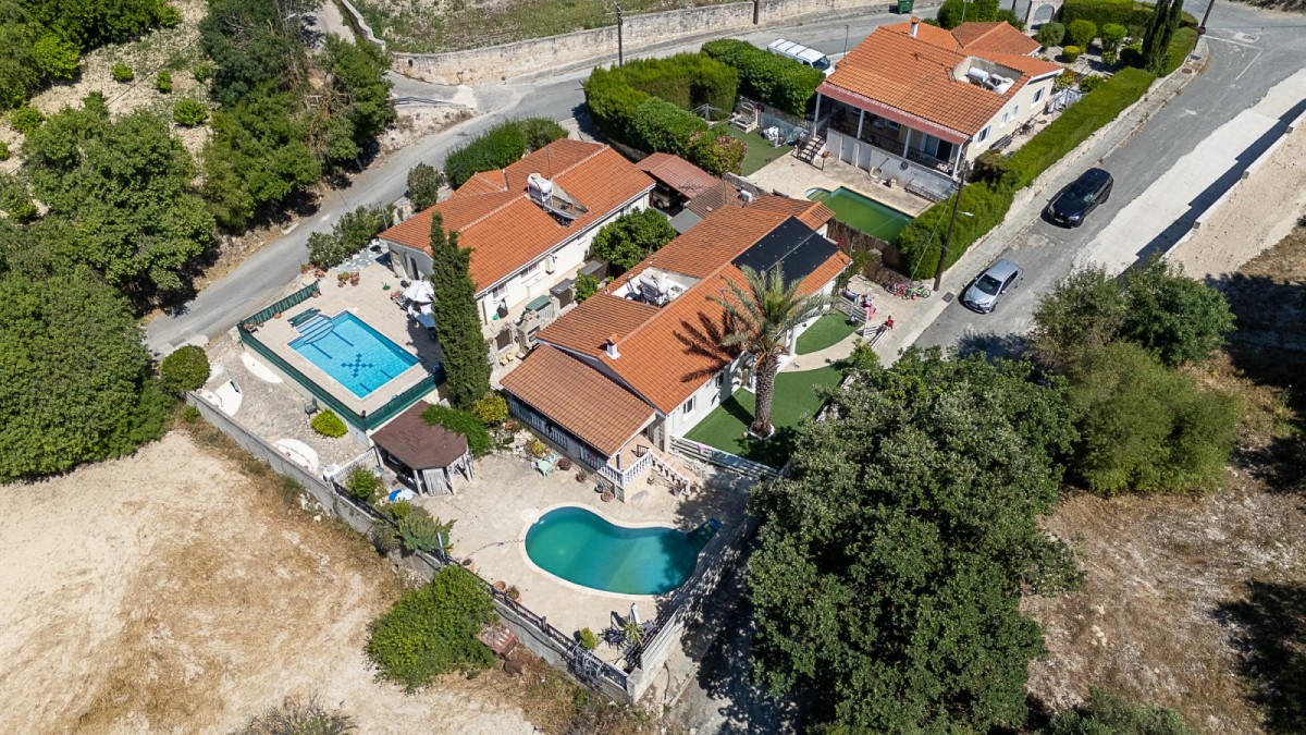 Bungalow For Sale  in  Tsada