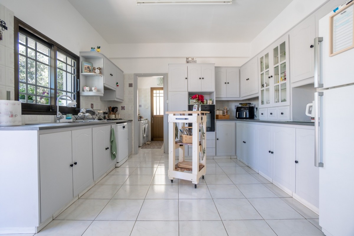 Bungalow For Sale  in  Mesogi
