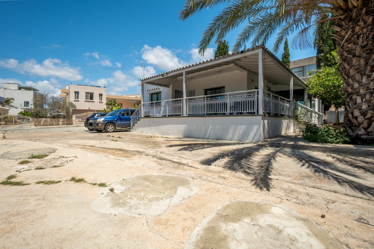 Bungalow For Sale  in  Mesogi