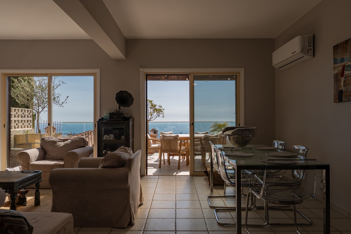 Town House / Maisonette For Sale  in  Tsada