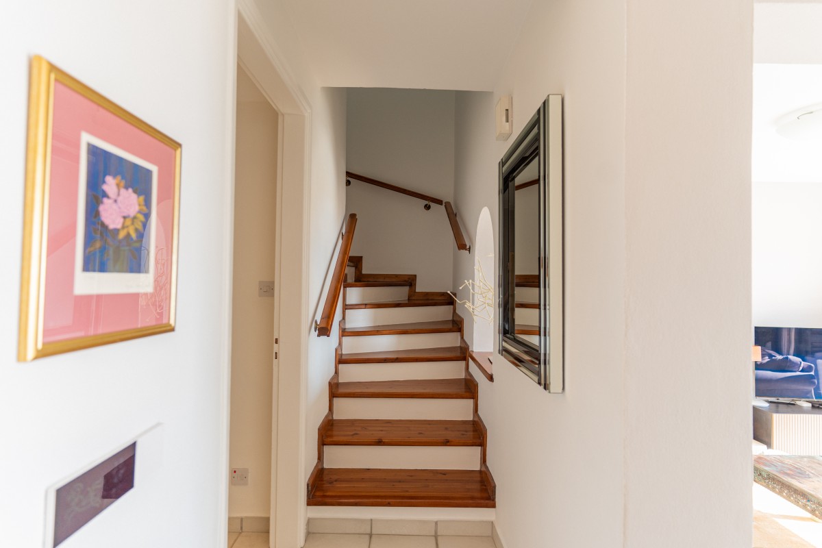 Town House / Maisonette For Sale  in  Tsada