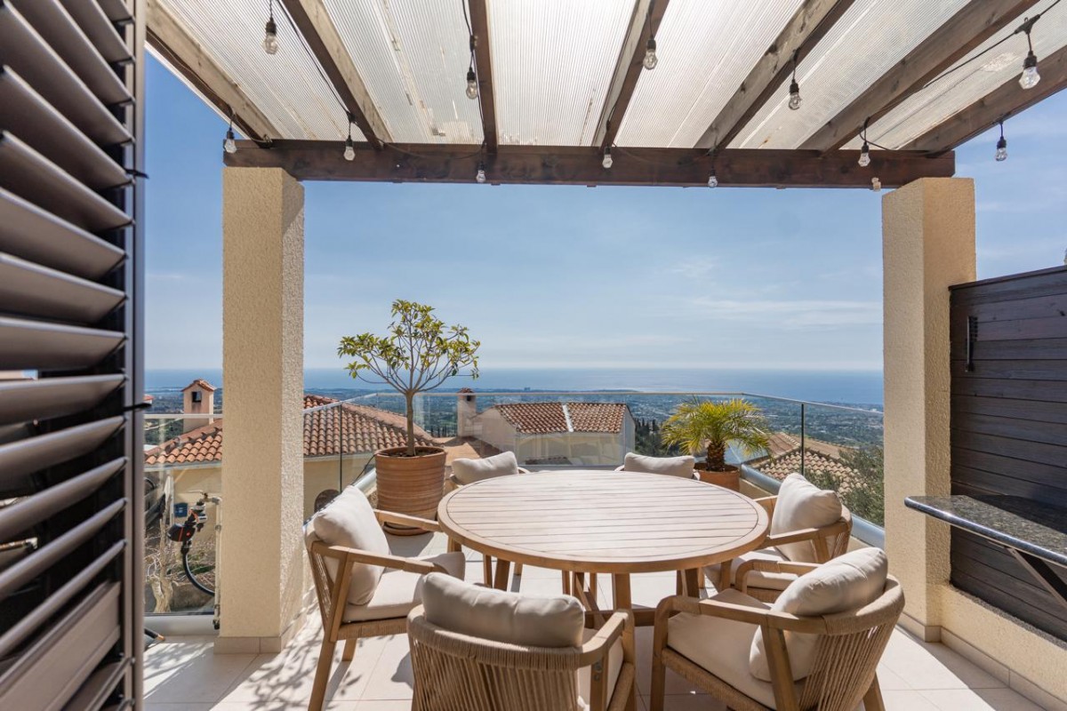 Town House / Maisonette For Sale  in  Tsada