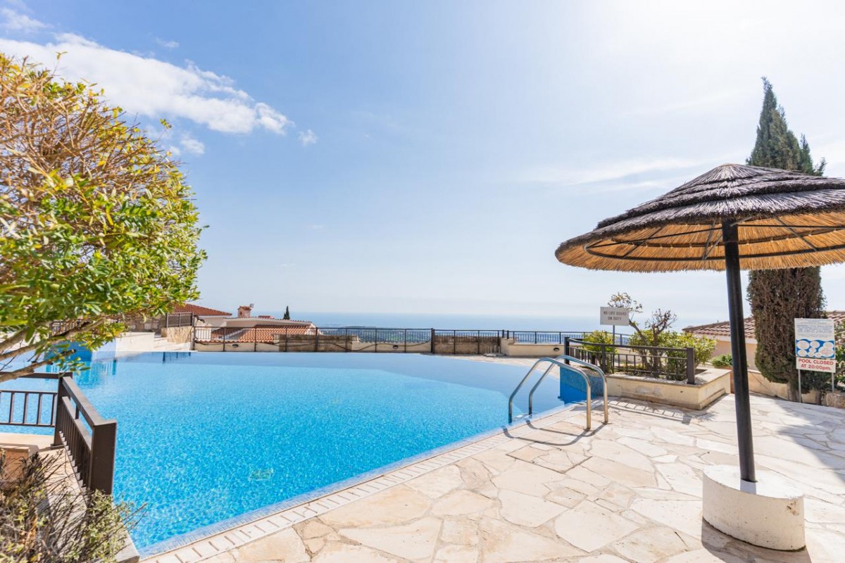 Town House / Maisonette For Sale  in  Tsada