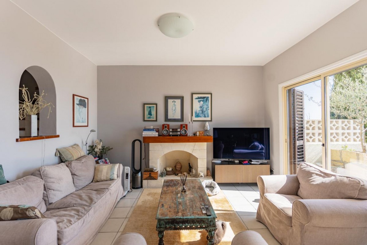 Town House / Maisonette For Sale  in  Tsada