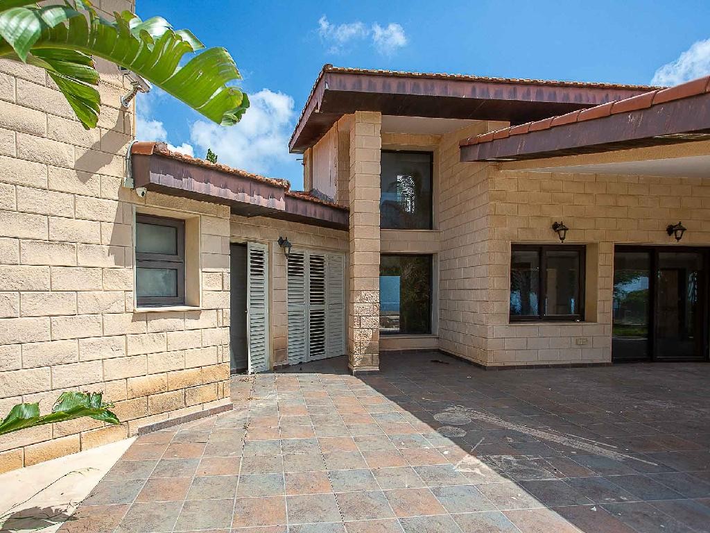 Detached house - Agios Athanasios, Limassol