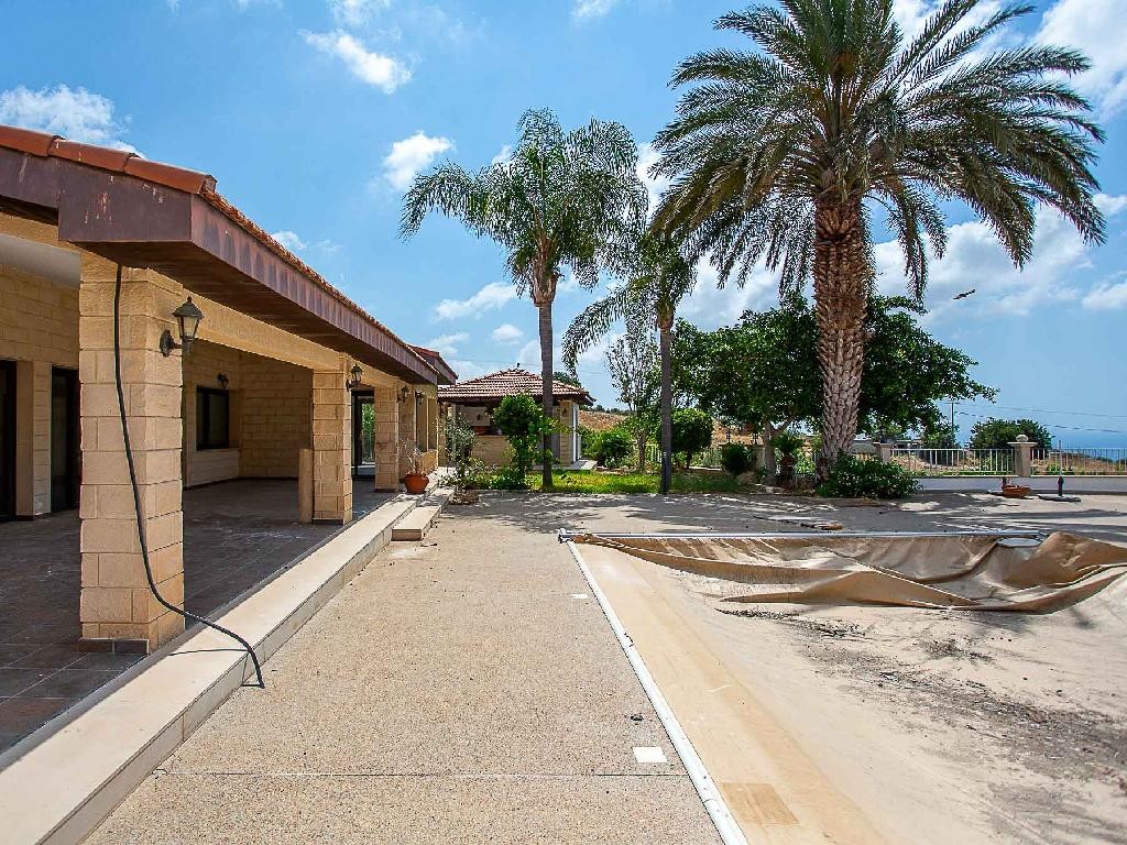 Detached house - Agios Athanasios, Limassol