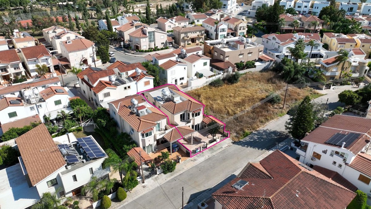 Four-Bedroom Semi-Detached House in Lakatameia, Nicosia