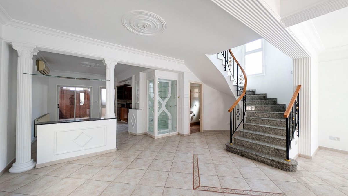 Four-Bedroom Semi-Detached House in Lakatameia, Nicosia