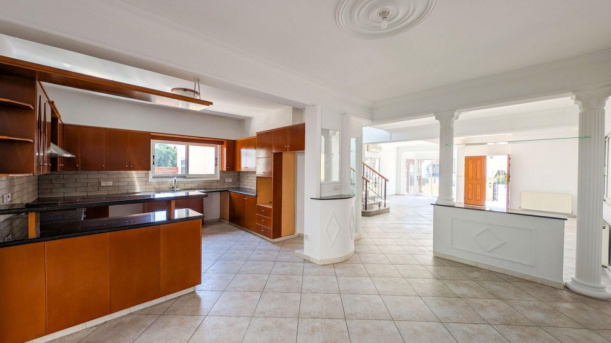 Four-Bedroom Semi-Detached House in Lakatameia, Nicosia