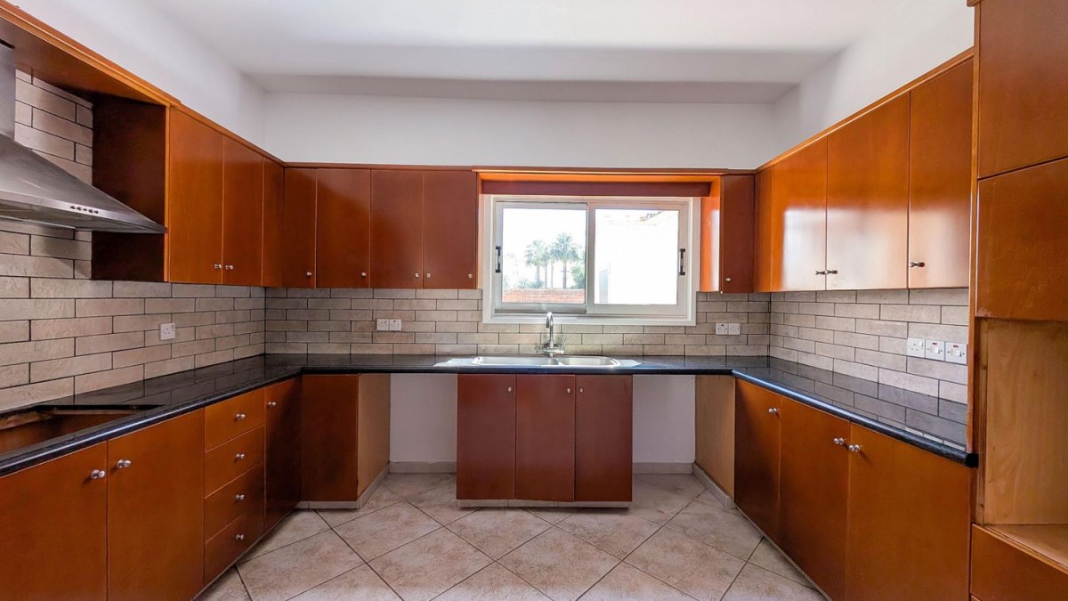 Four-Bedroom Semi-Detached House in Lakatameia, Nicosia