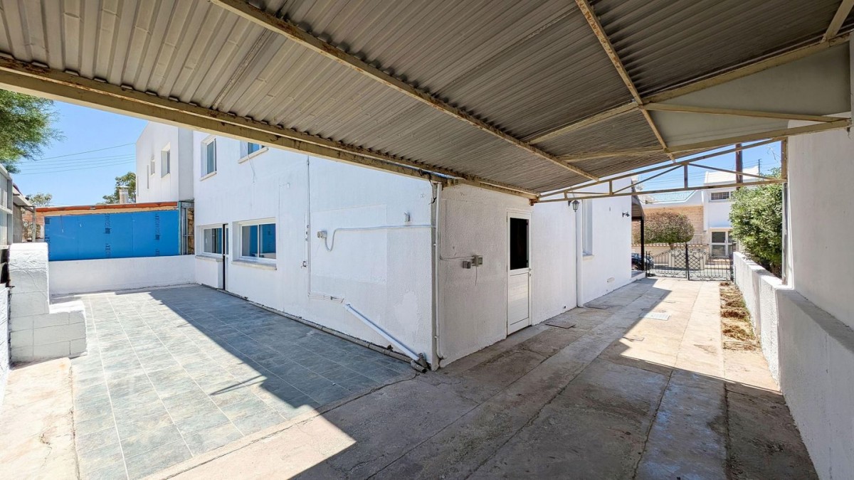 Four-Bedroom Semi-detached House in Agios Nikolaos, Larnaca