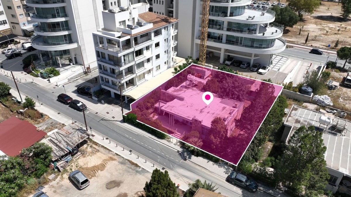 Residential Plot with development potential in Agios Antonios, Nicosia