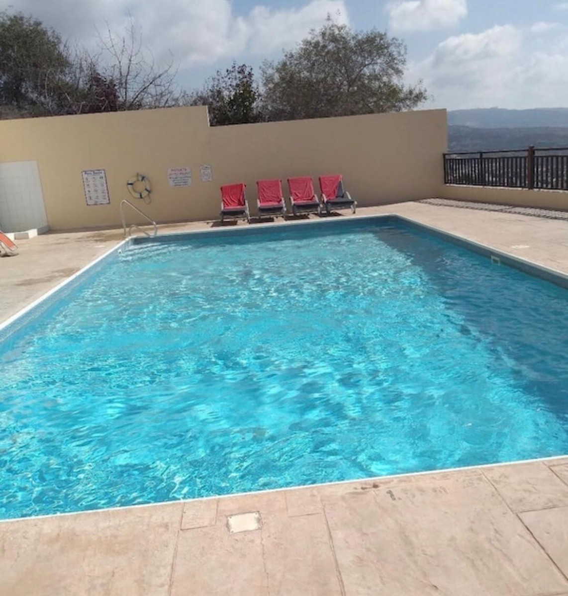 Studio For Rent  in  Peyia