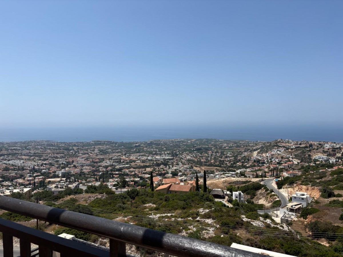 Studio For Rent  in  Peyia