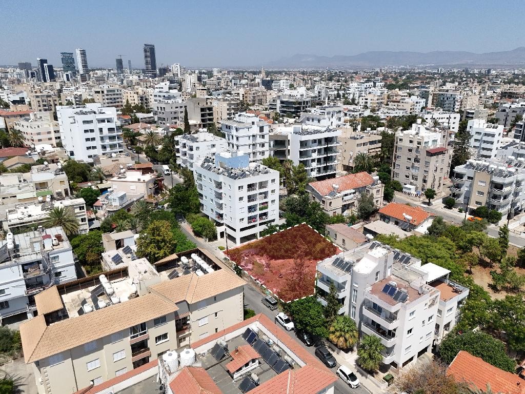 Plot - Agioi Konstantinos & Eleni, Nicosia