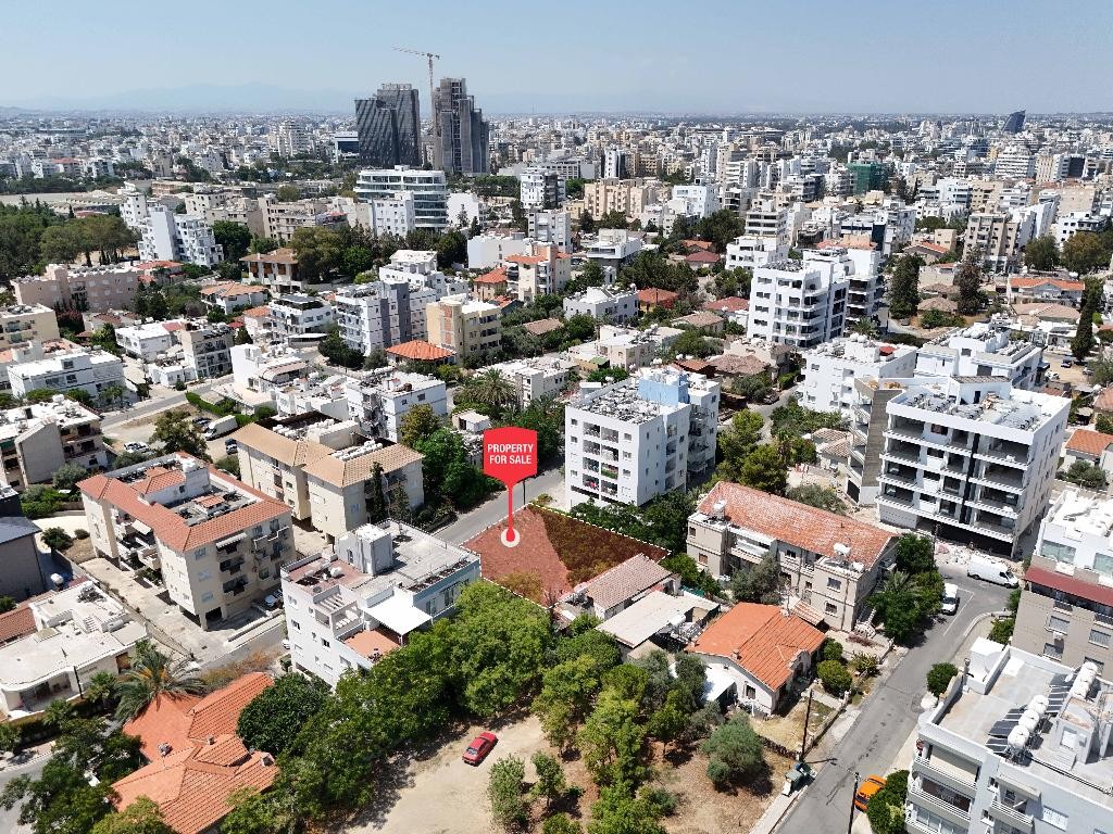 Plot - Agioi Konstantinos & Eleni, Nicosia