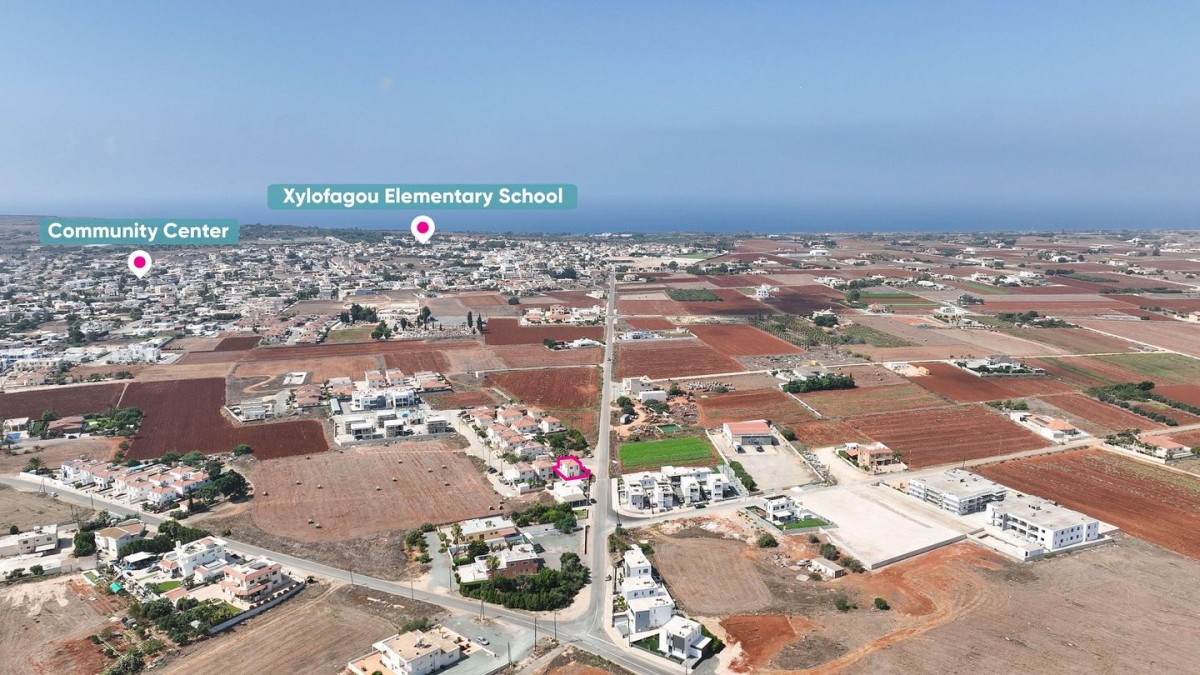 Two-bedroom house with swimming pool in Xylofagou, Larnaca