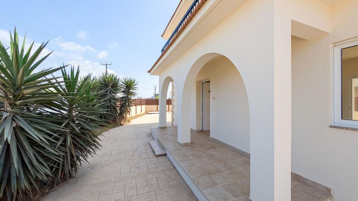 Two-bedroom house with swimming pool in Xylofagou, Larnaca