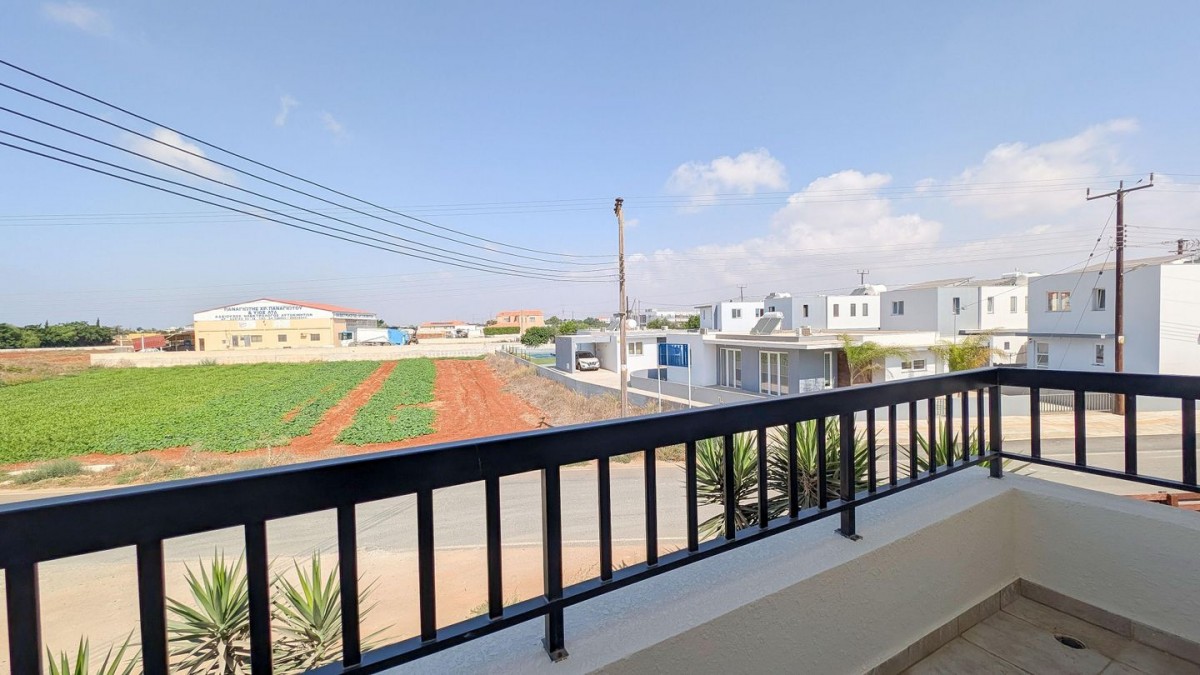 Two-bedroom house with swimming pool in Xylofagou, Larnaca