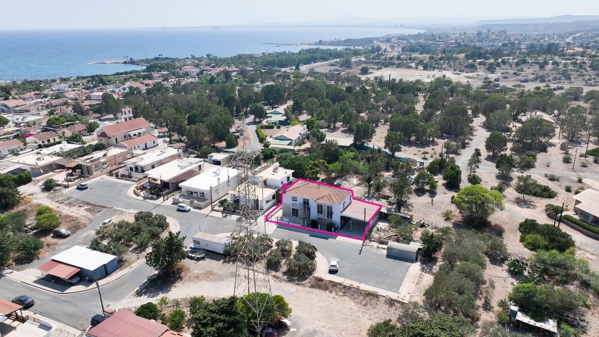 Three-bedroom House in Ormideia, Larnaca