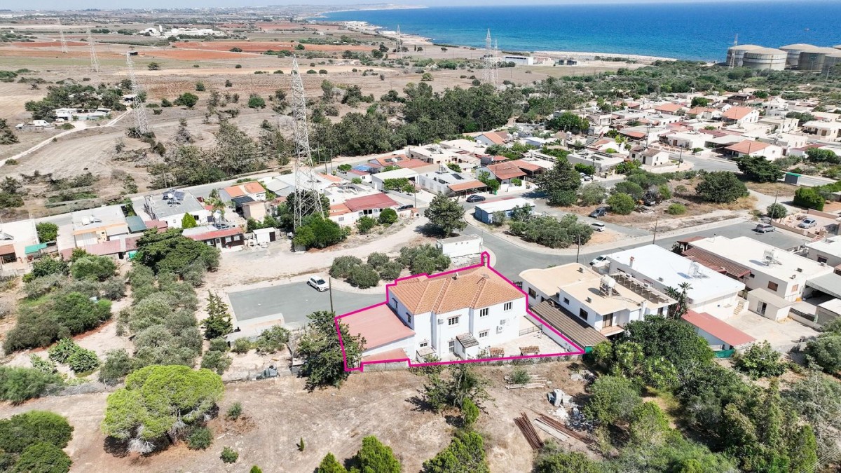 Three-bedroom House in Ormideia, Larnaca