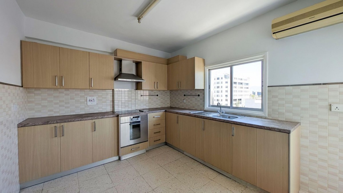 Top Floor Three-Bedroom apartment in City Center, Nicosia
