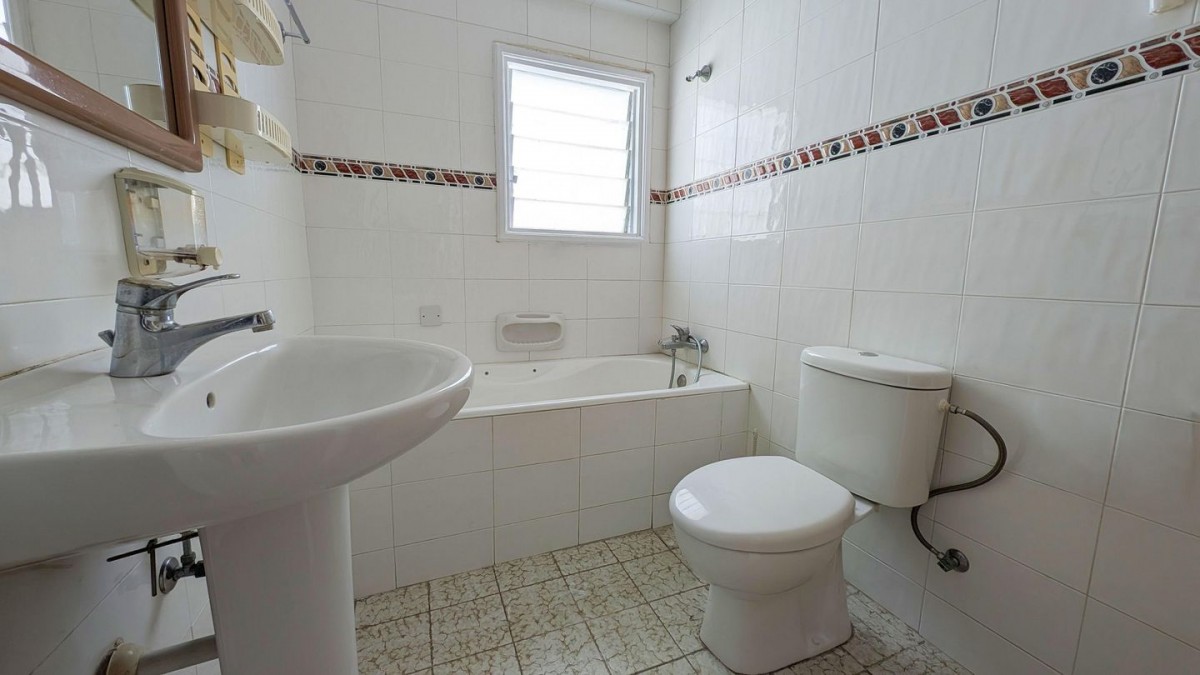 Top Floor Three-Bedroom apartment in City Center, Nicosia