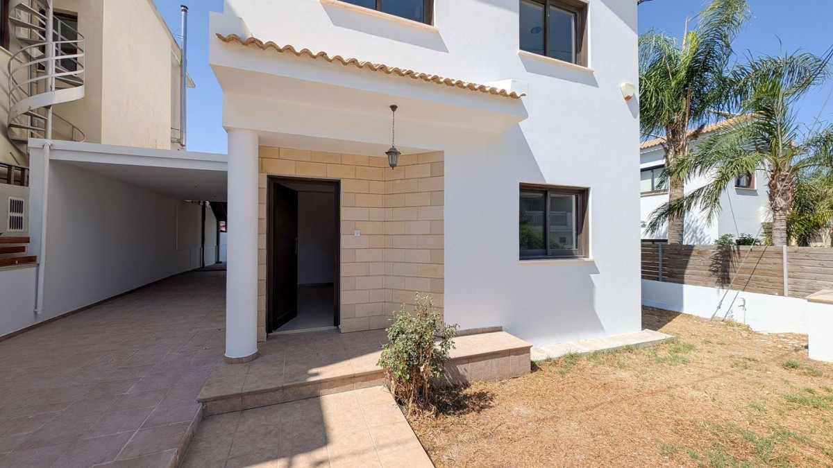 Three-Bedroom semi-detached house in Pera Chorio, Nicosia