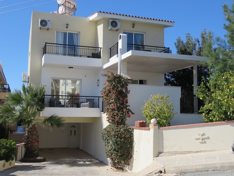 Detached Villa For Sale  in  Peyia