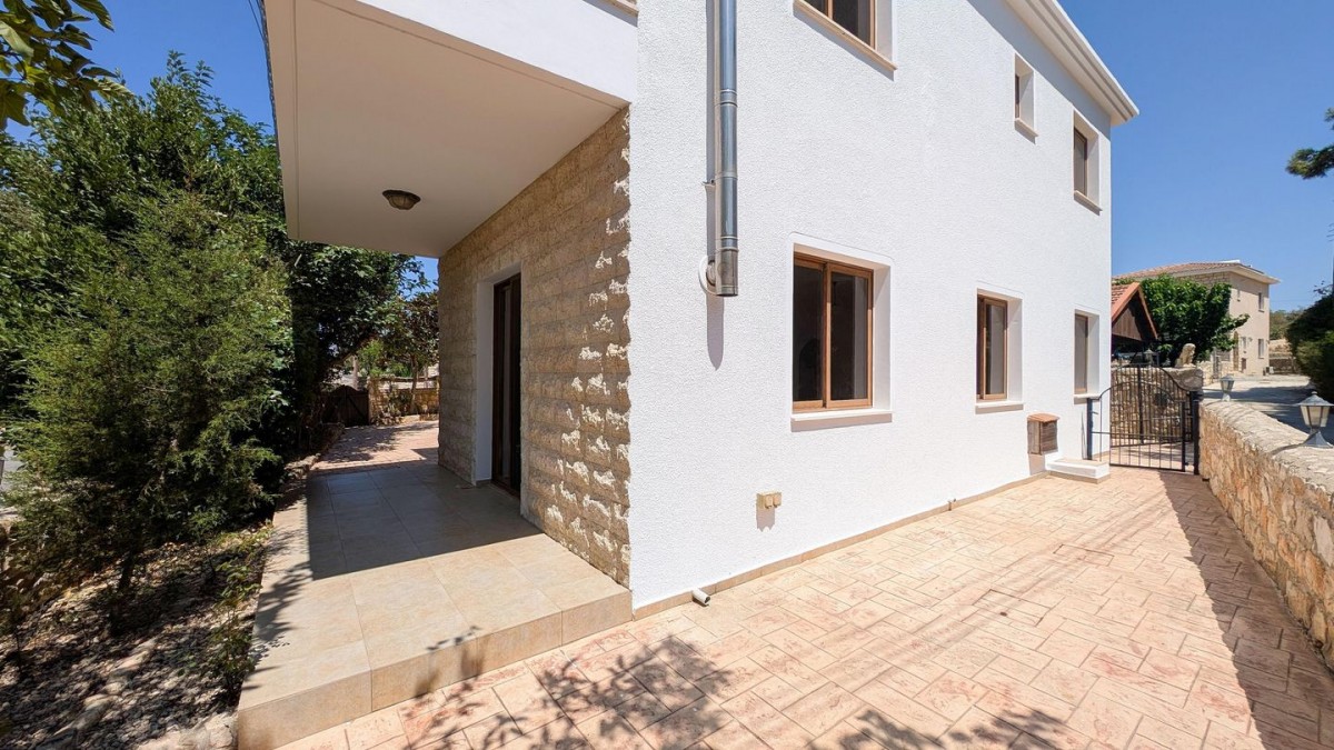 Detached two-storey House in Ineia, Paphos