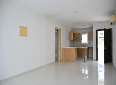 Mazotos, Larnaca Apartment For Sale | WW31535