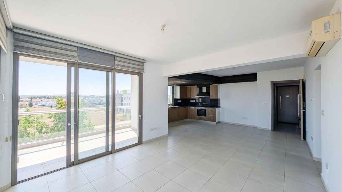 Two-Bedroom Apartment with Roof Garden in Lakatamia, Nicosia