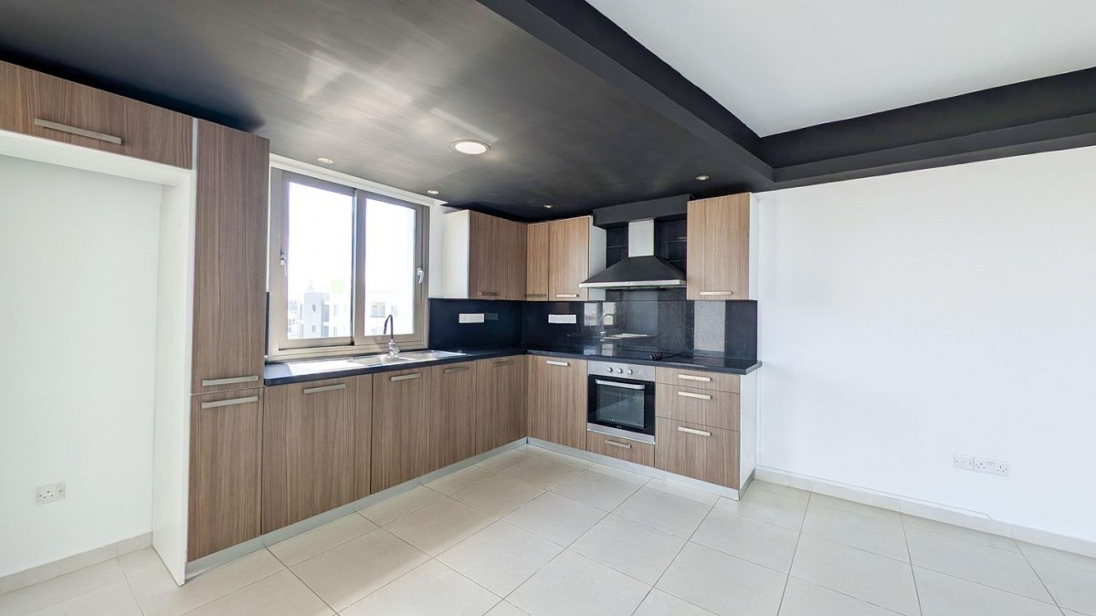 Two-Bedroom Apartment with Roof Garden in Lakatamia, Nicosia