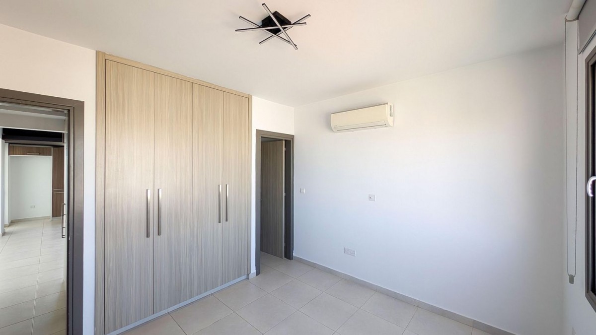 Two-Bedroom Apartment with Roof Garden in Lakatamia, Nicosia