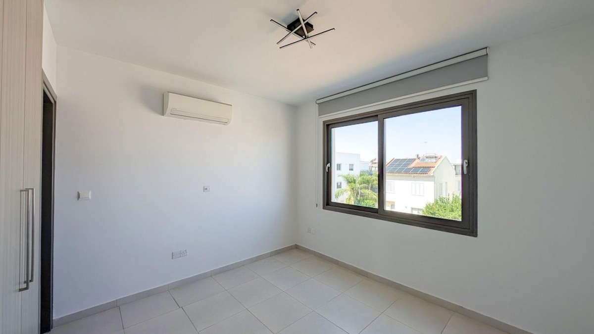Two-Bedroom Apartment with Roof Garden in Lakatamia, Nicosia