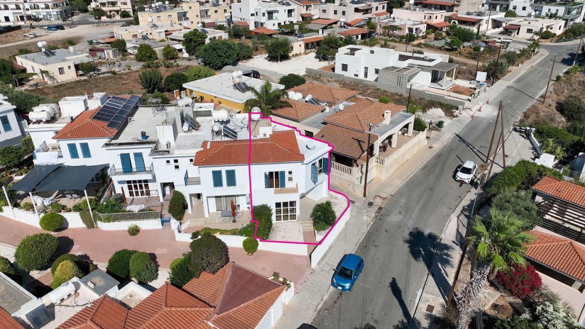 Chlorakas, Paphos Semi Detached Villa For Sale | WW31574