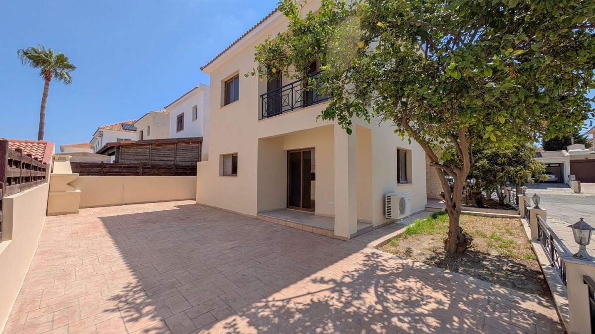 Four-Bedroom House in Aradippou, Larnaca