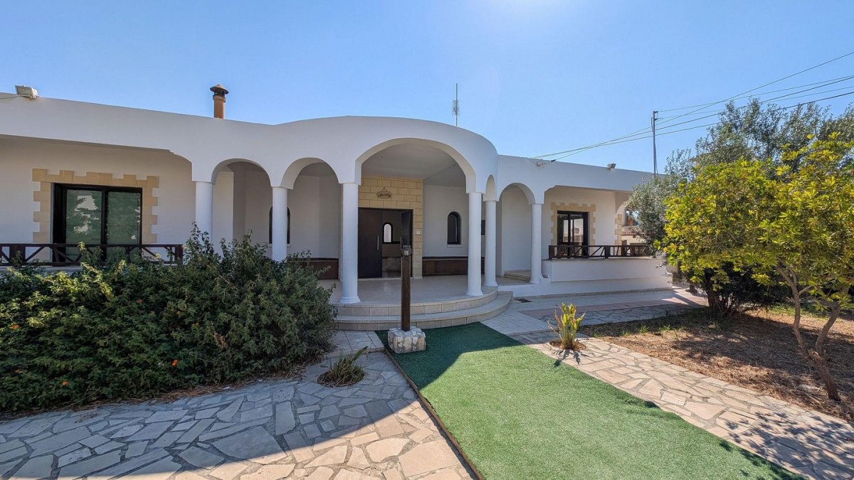 Three-Bedroom House in Agios Fanourios, Aradippou, Larnaca