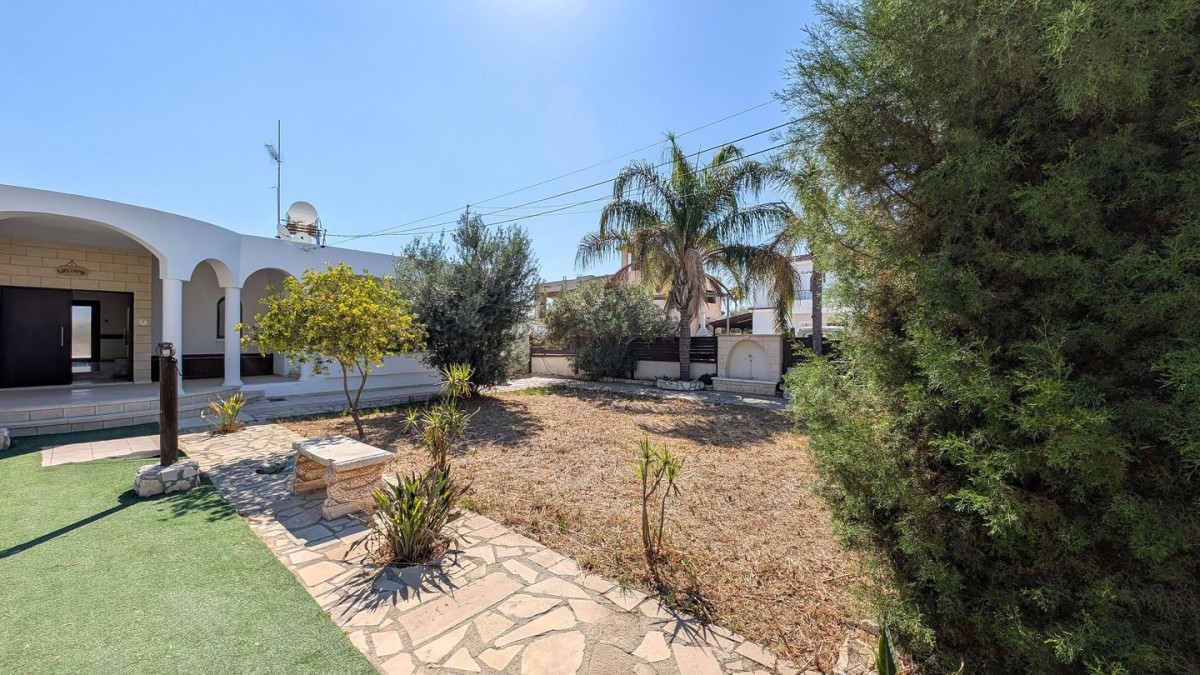 Three-Bedroom House in Agios Fanourios, Aradippou, Larnaca