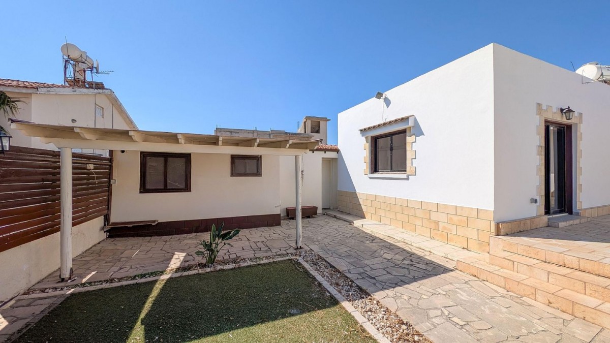 Three-Bedroom House in Agios Fanourios, Aradippou, Larnaca