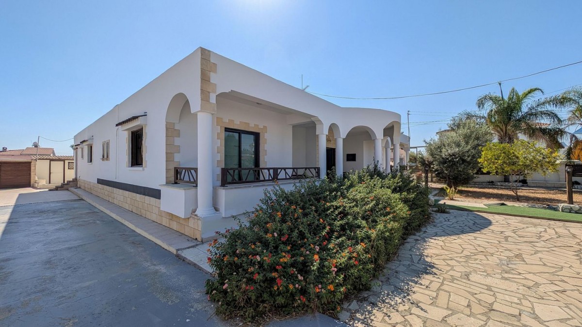 Three-Bedroom House in Agios Fanourios, Aradippou, Larnaca