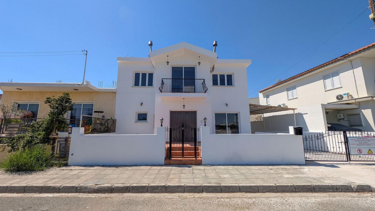 Dromolaxia, Larnaca Detached Villa For Sale | WW31588