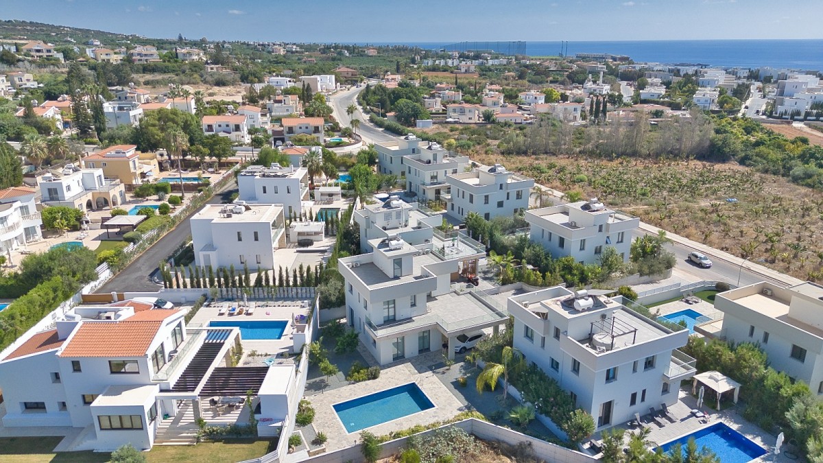 Detached Villa For Sale  in  Peyia - Sea Caves