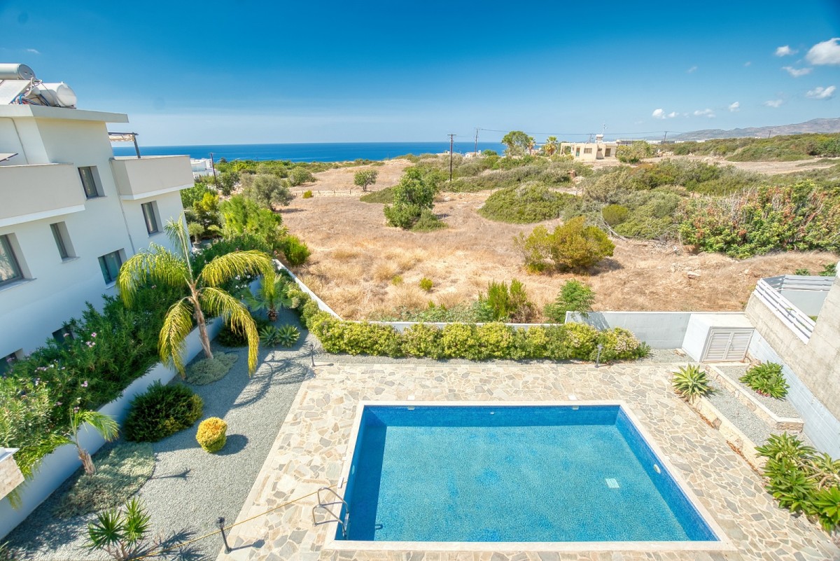 Detached Villa For Sale  in  Peyia - Sea Caves