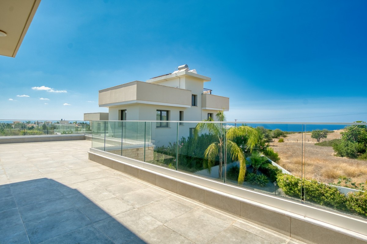 Detached Villa For Sale  in  Peyia - Sea Caves